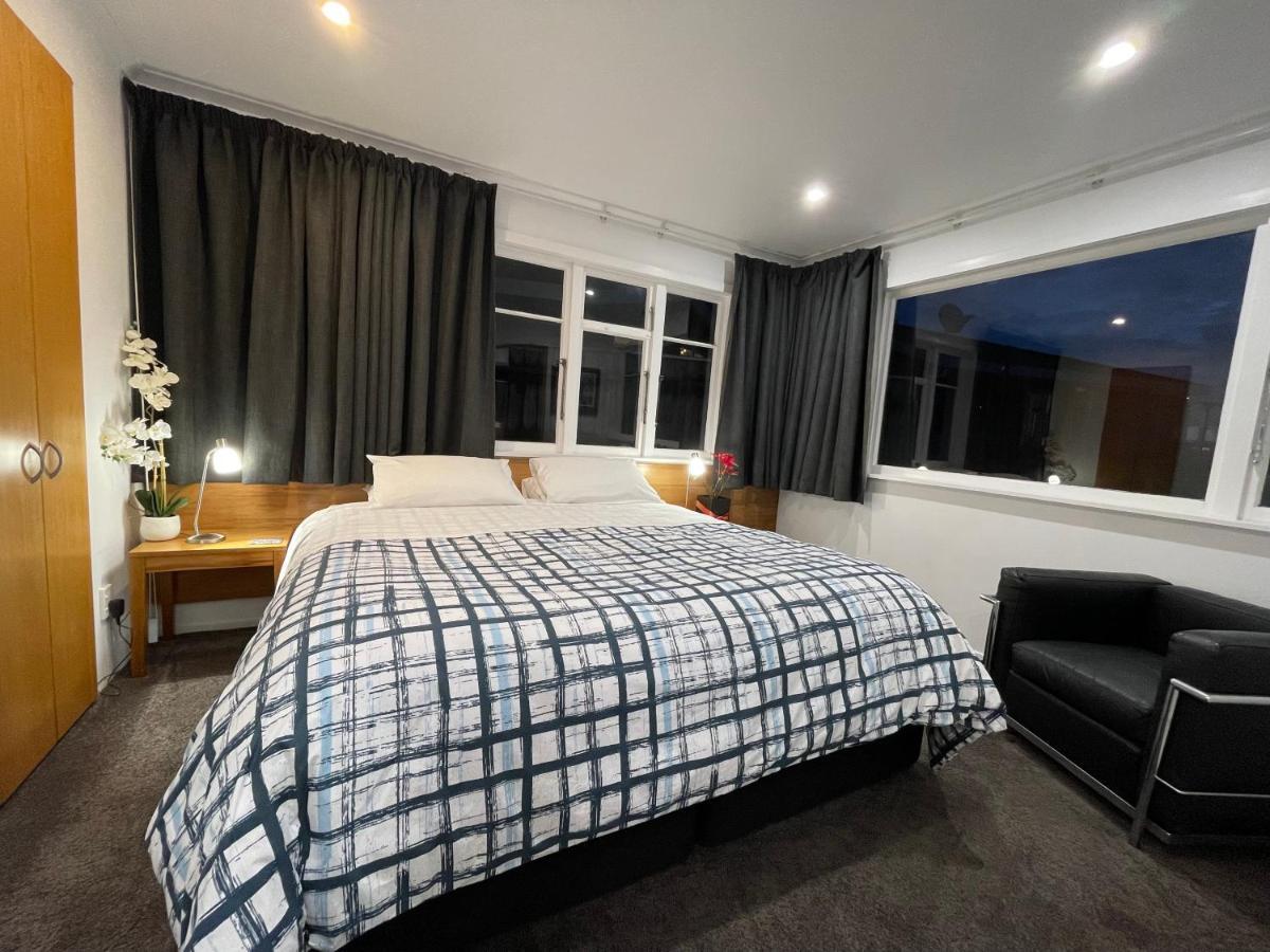 Ocean Front East End Beach House New Plymouth Exteriör bild