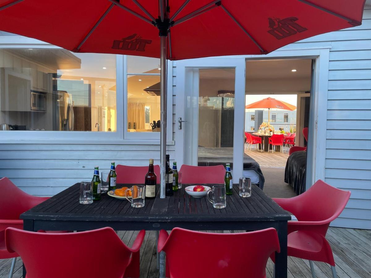 Ocean Front East End Beach House New Plymouth Exteriör bild