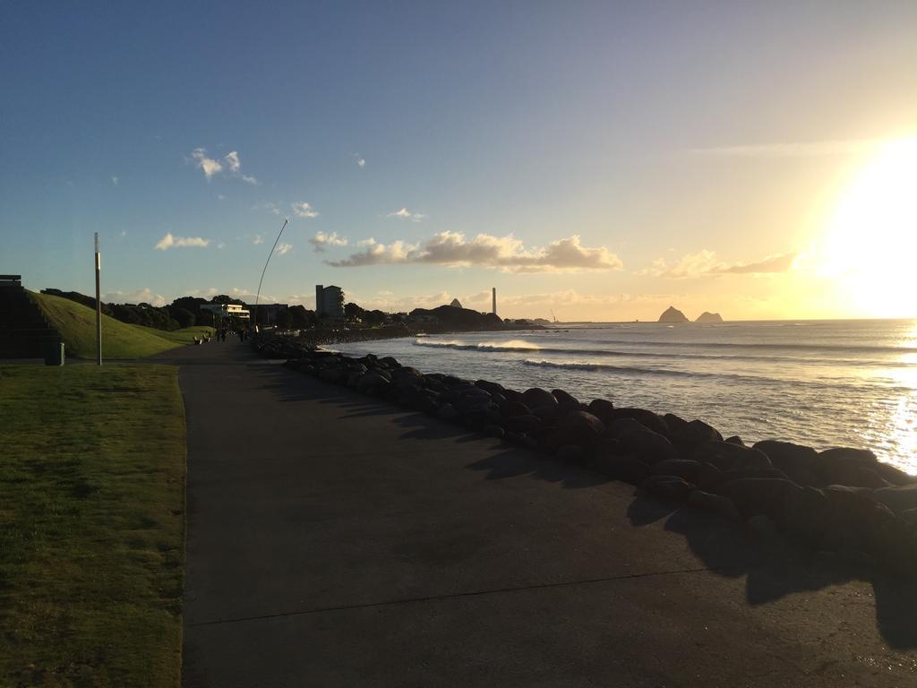 Ocean Front East End Beach House New Plymouth Exteriör bild