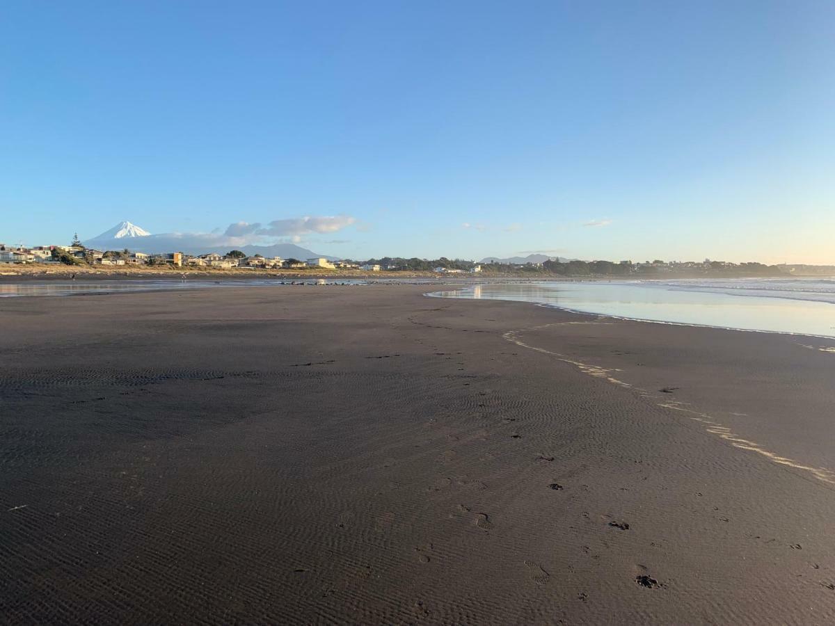 Ocean Front East End Beach House New Plymouth Exteriör bild